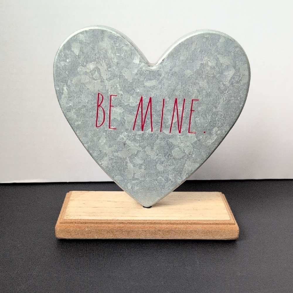 Rae Dunn Design Styles Be Mine Metal Heart Wood Base Farmhouse Valentine‎ Decor